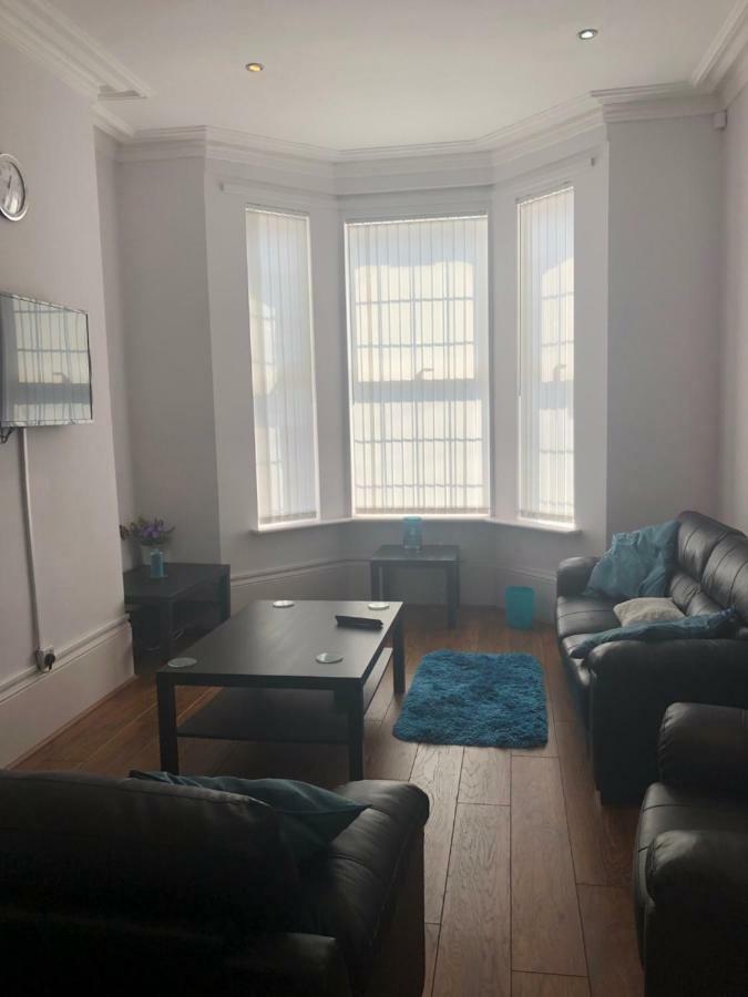 Cheapsleepz 49 Moscow Drive Ξενοδοχείο Λίβερπουλ Εξωτερικό φωτογραφία