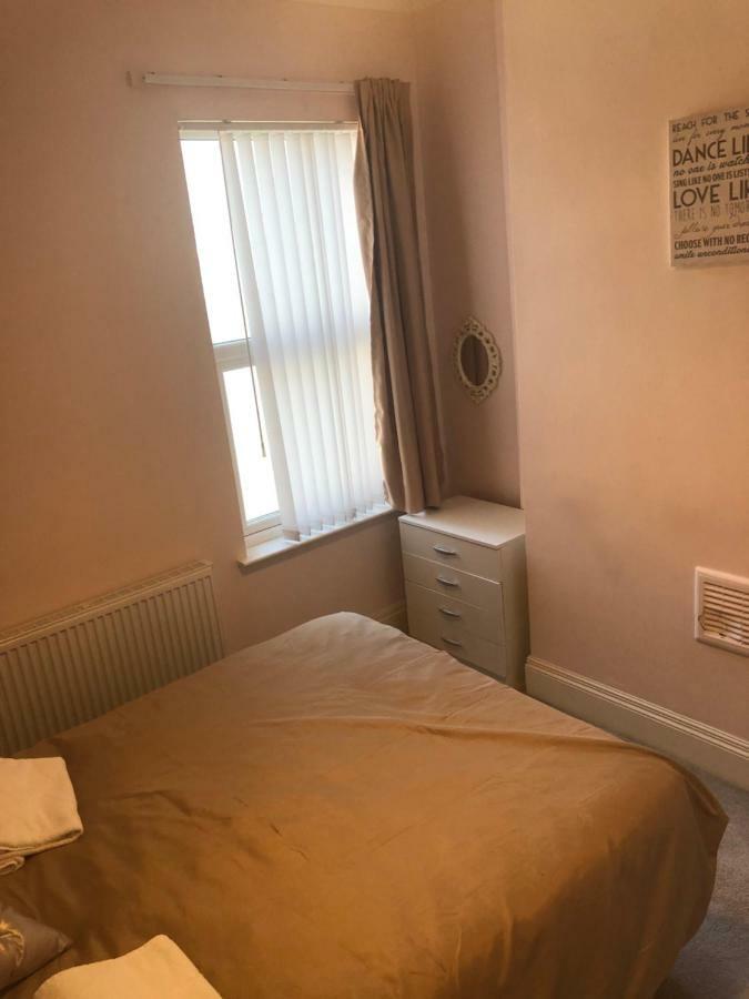Cheapsleepz 49 Moscow Drive Ξενοδοχείο Λίβερπουλ Εξωτερικό φωτογραφία