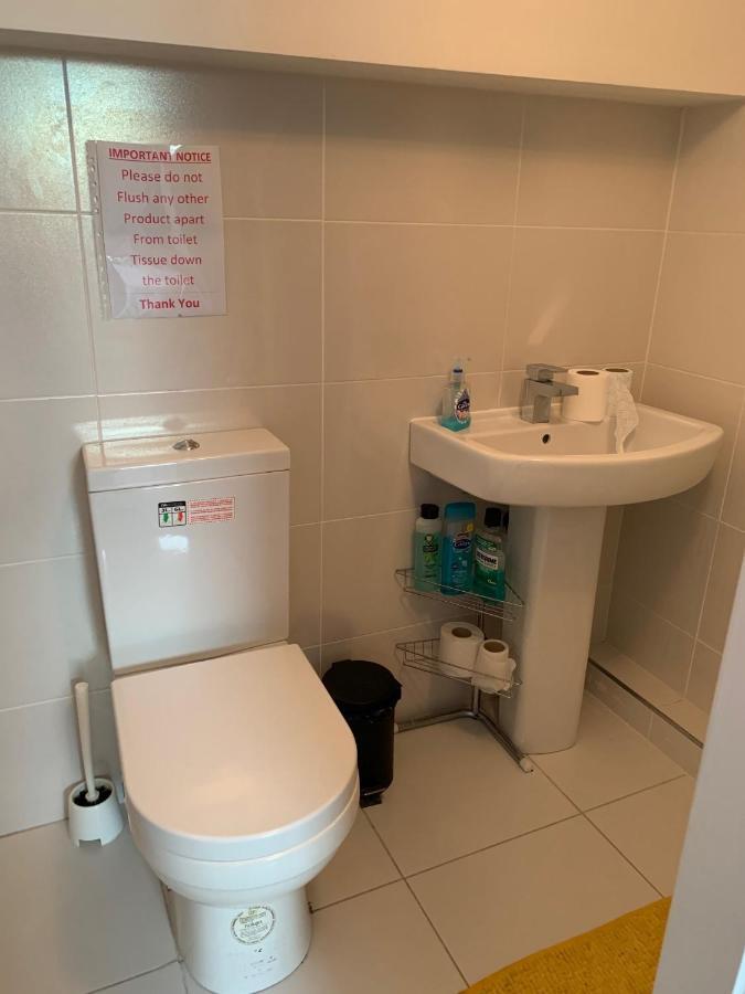 Cheapsleepz 49 Moscow Drive Ξενοδοχείο Λίβερπουλ Εξωτερικό φωτογραφία