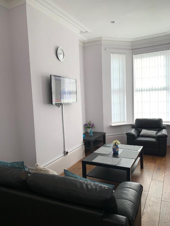 Cheapsleepz 49 Moscow Drive Ξενοδοχείο Λίβερπουλ Εξωτερικό φωτογραφία