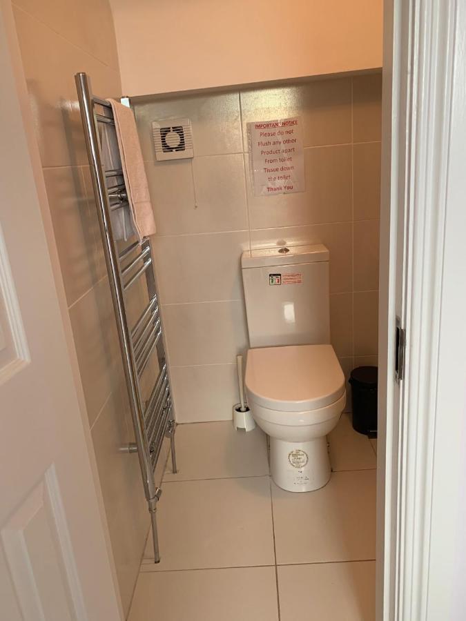 Cheapsleepz 49 Moscow Drive Ξενοδοχείο Λίβερπουλ Εξωτερικό φωτογραφία